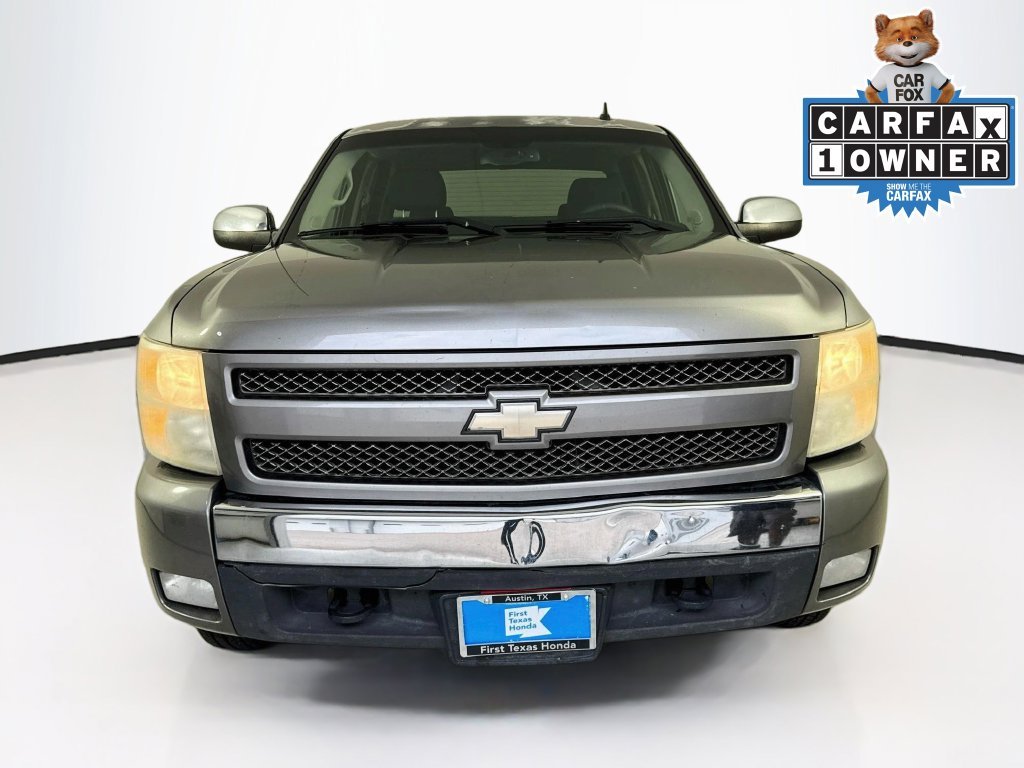 Used 2008 Graystone Metallic Chevrolet LT image 2