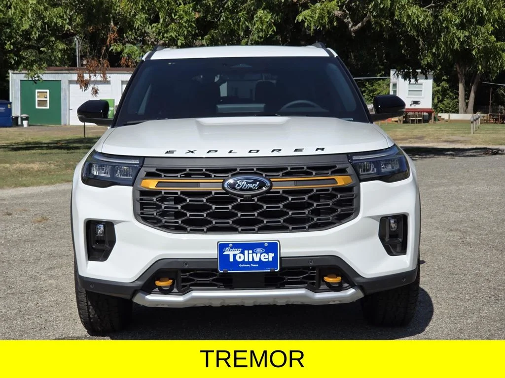 New 2026 Star White Metallic Tri-Coat Ford Tremor® image 3