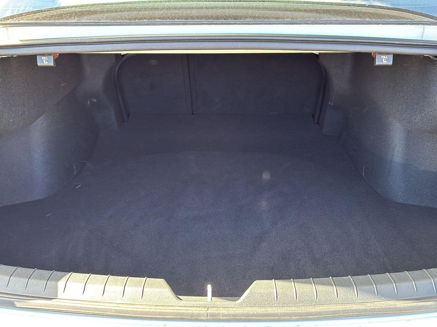 Used 2025 Snow White Pearl Kia GT-Line image 8