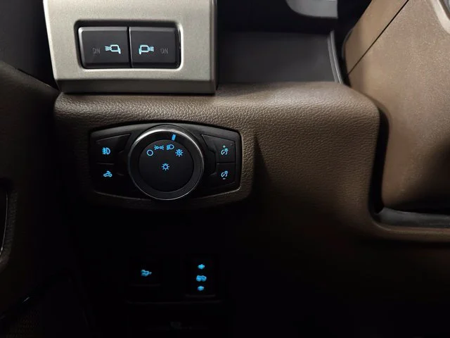 Used 2019 White Ford King Ranch image 19