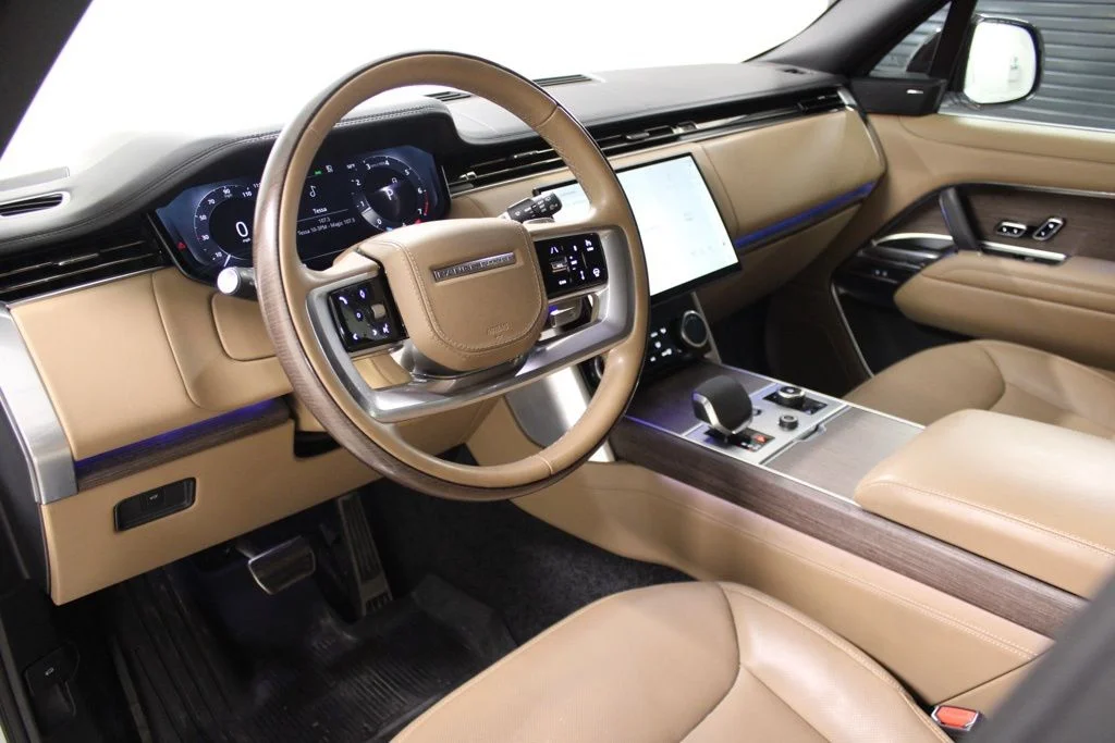 Certified Used 2023 White Land Rover SE image 4