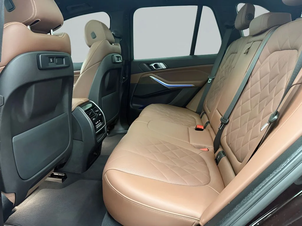 Used 2023 Brown BMW xDrive40i image 14