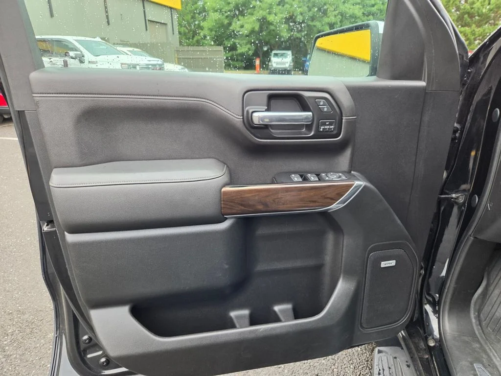 Used 2019 Black GMC SLT image 11