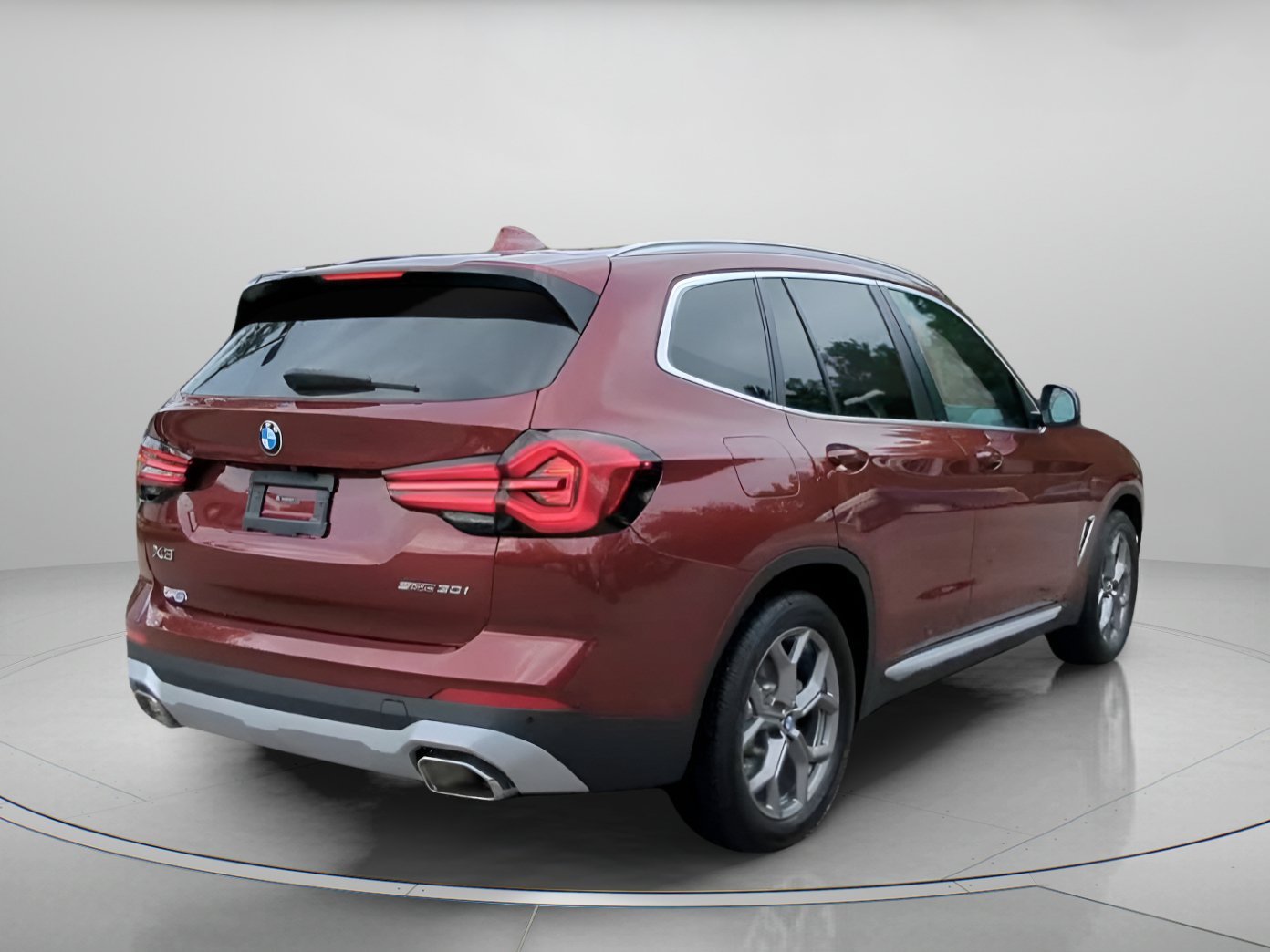 Used 2024 Aventurin Red Metallic BMW sDrive30i image 26