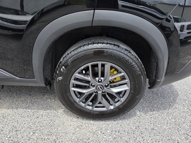 Used 2023 Black Nissan S image 22