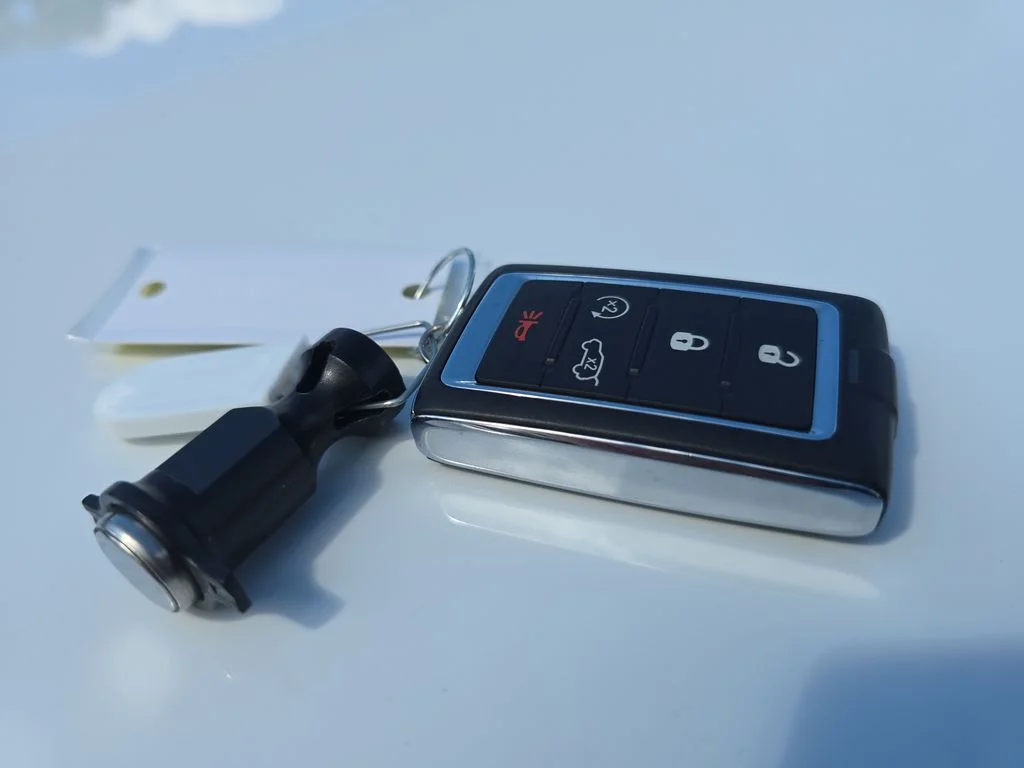 Used 2022 White Jeep Limited image 43