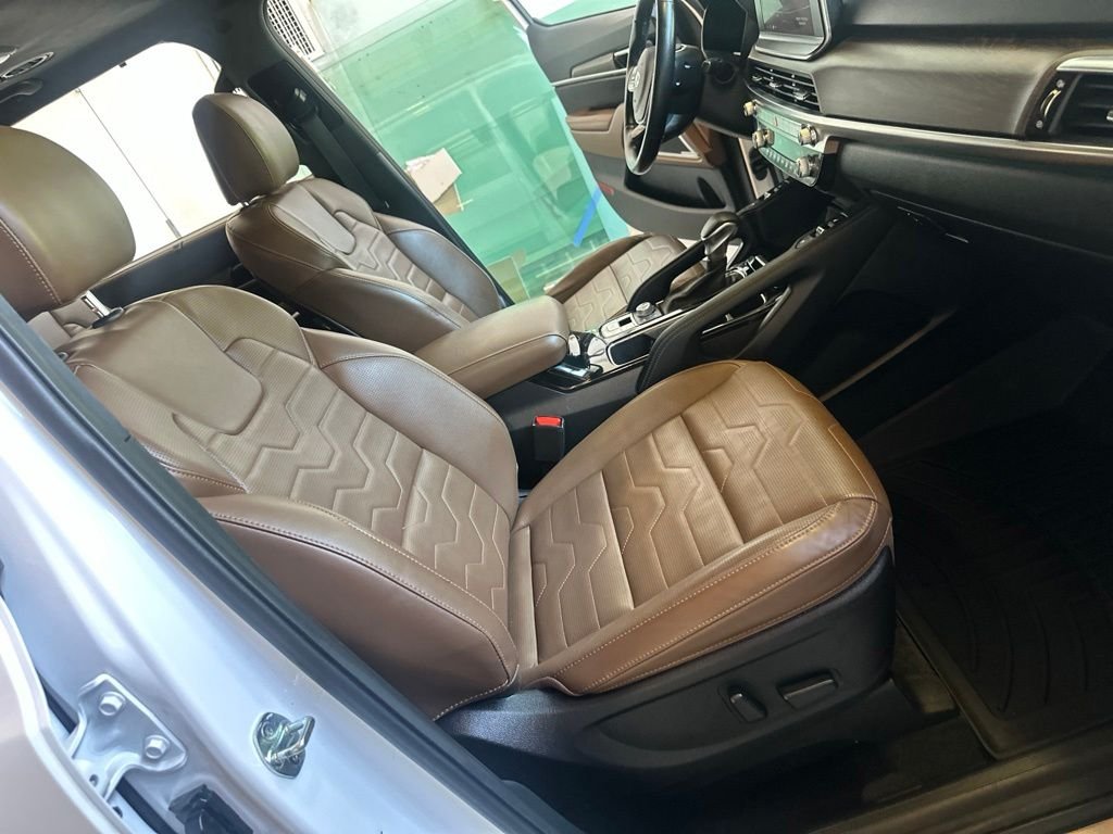 Used 2021 White Kia SX image 38