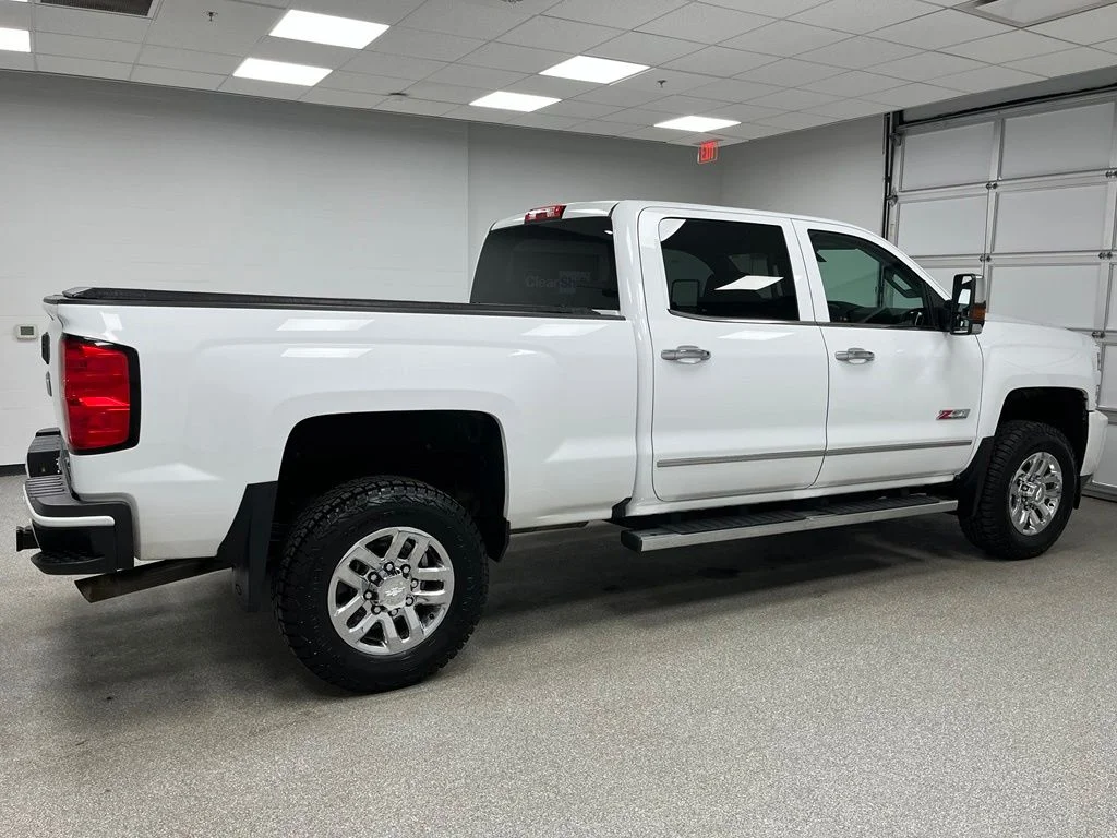 Used 2018 White Chevrolet LTZ image 11