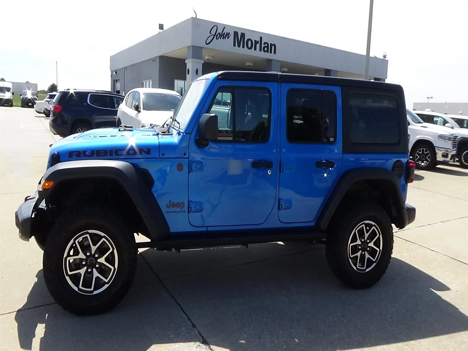 Used 2024 Hydro Blue Pearl Coat (pbj) Jeep Rubicon image 1
