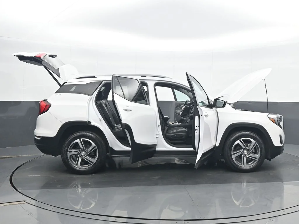 Used 2021 White GMC SLT image 36