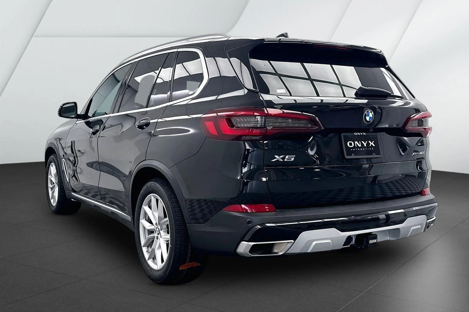Used 2023 Black Sapphire Metallic BMW xDrive40i image 9