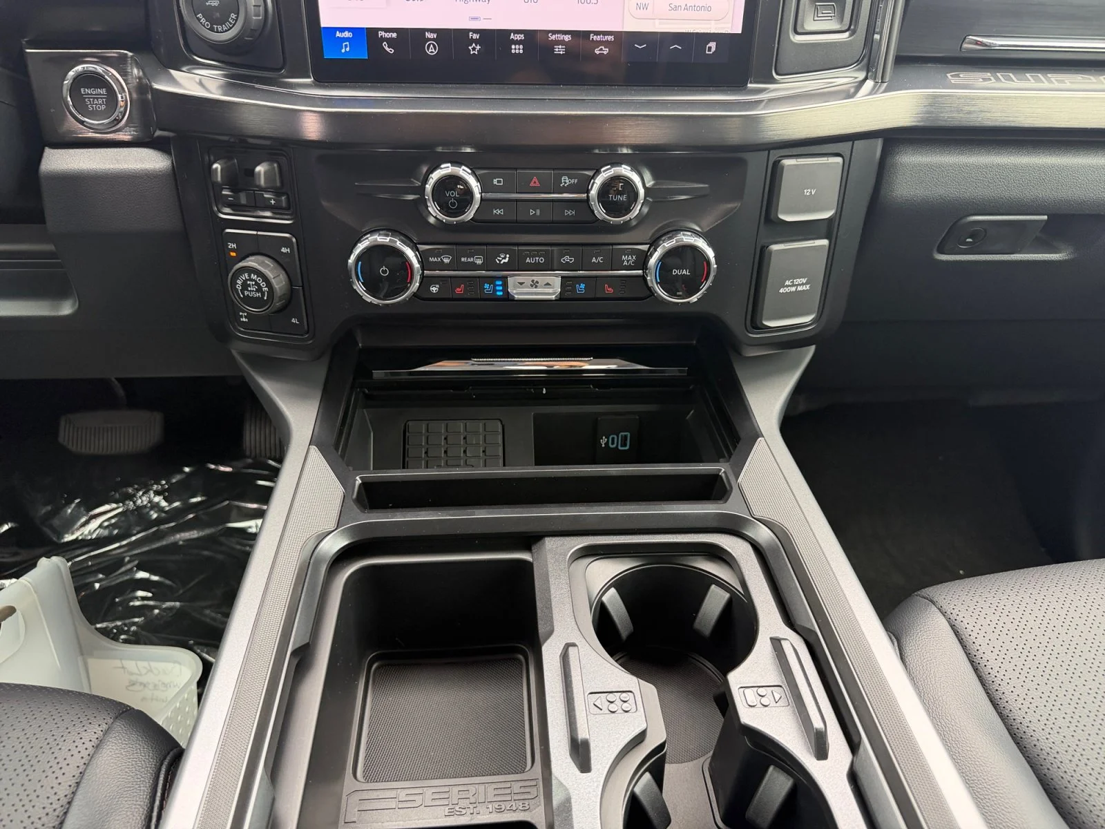 New 2026 Carbonized Gray Metallic Ford LARIAT image 12