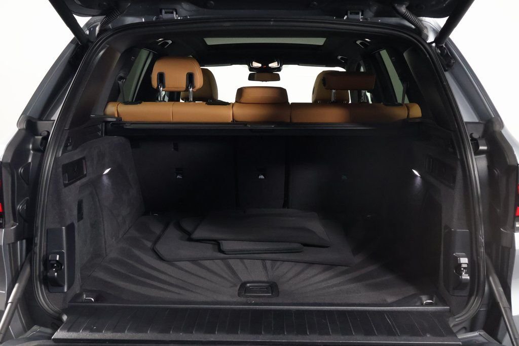 Used 2024 Skyscraper Grey Metallic BMW sDrive40i image 14
