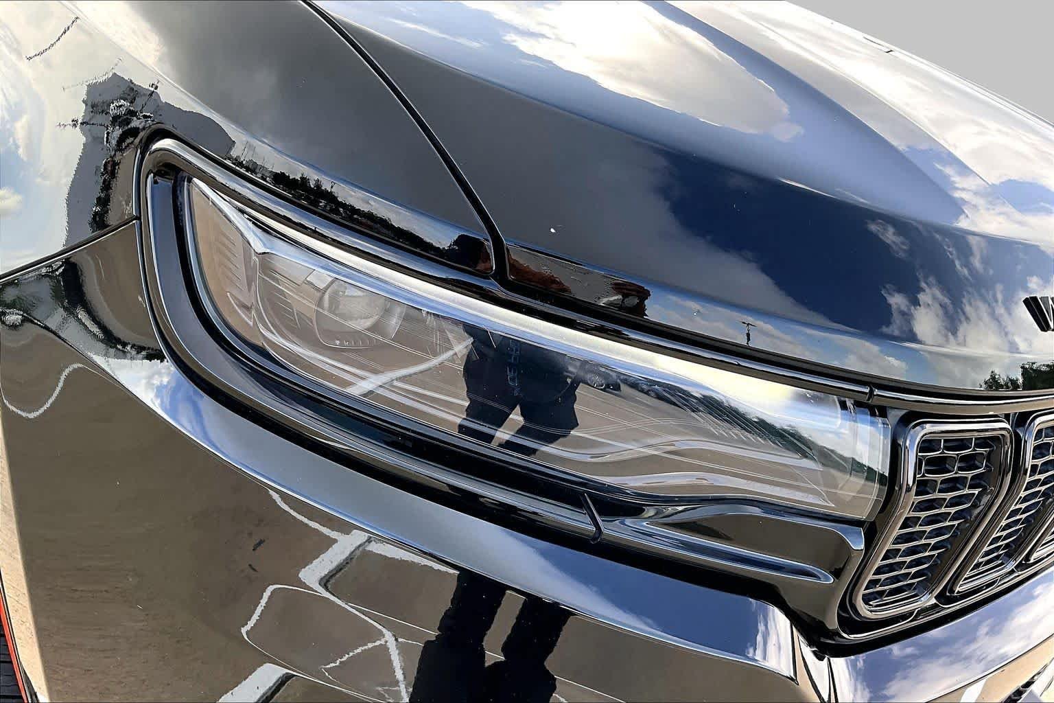 Used 2023 Diamond Black Crystal Pearlcoat Jeep Series II Carbide image 27