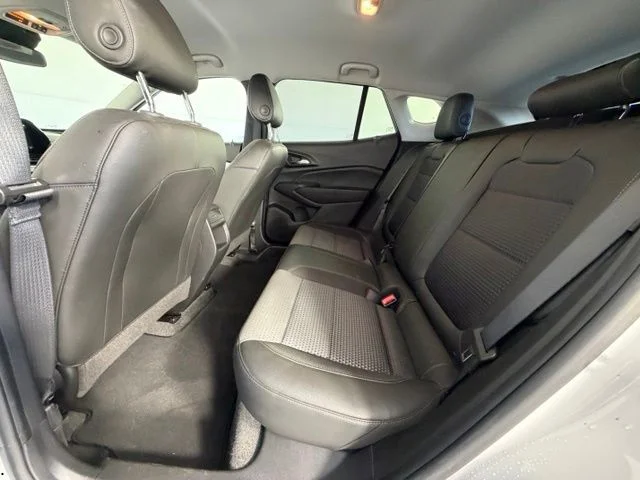 Used 2024 White Chevrolet LT image 33