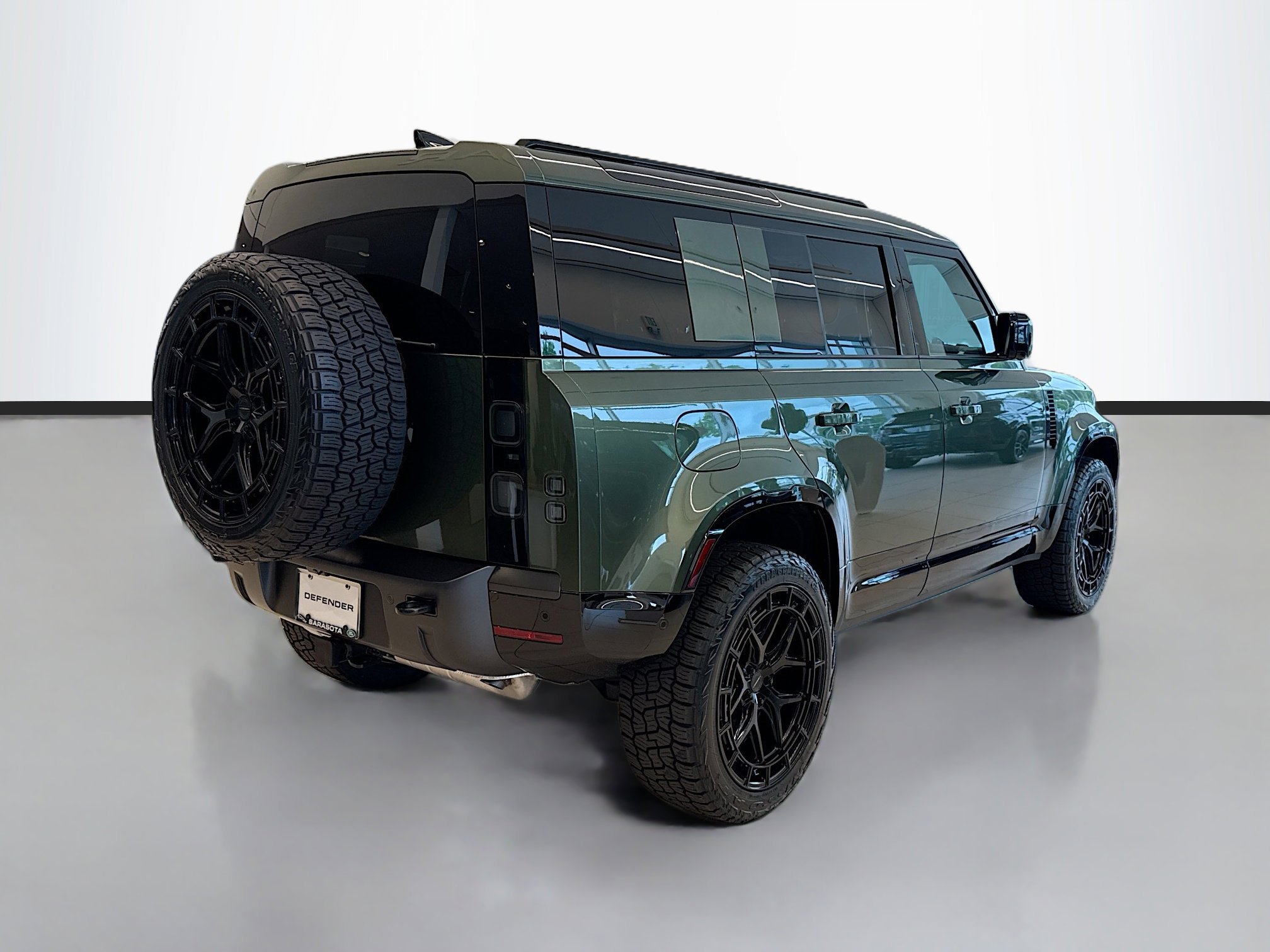 New 2026 Woolstone Green Land Rover X-Dynamic SE image 5