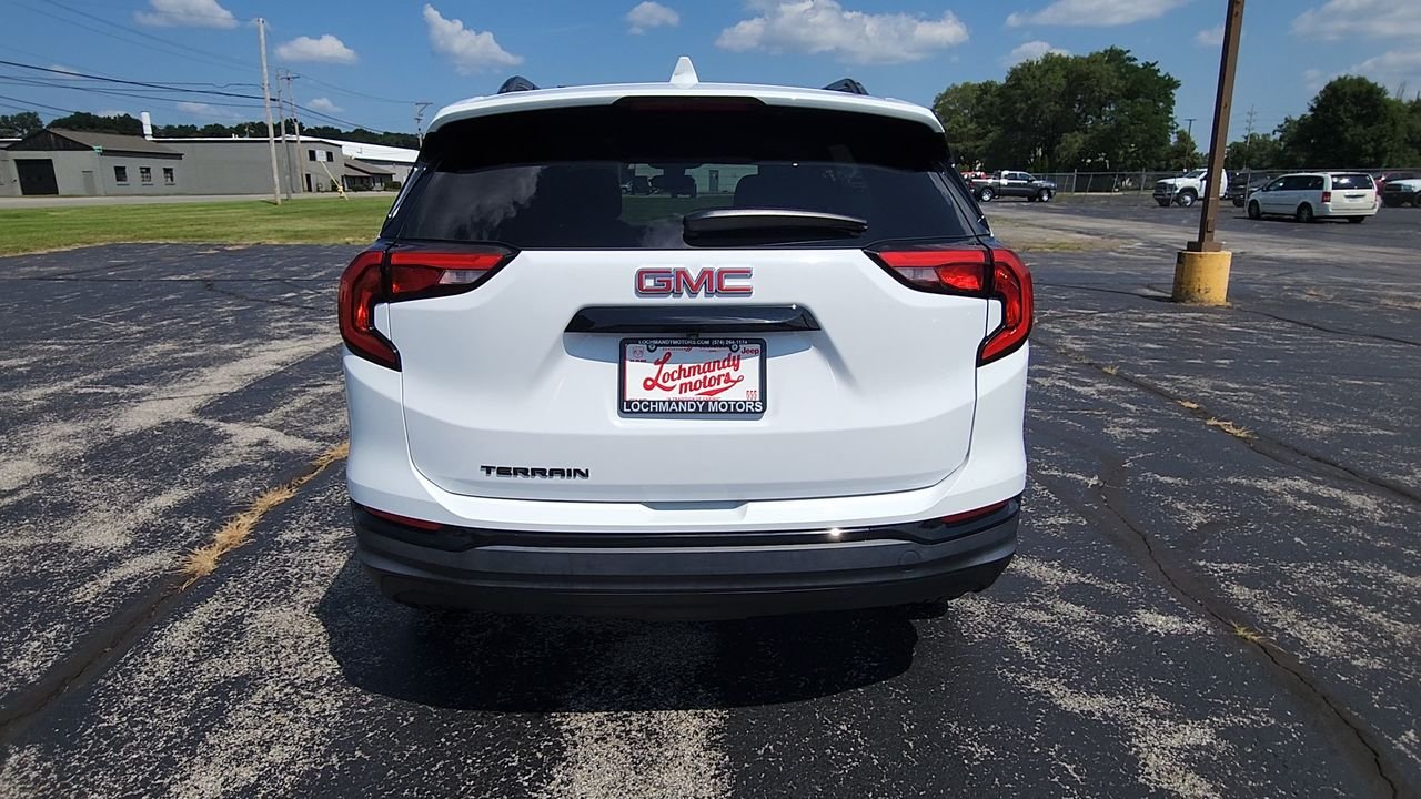 Used 2020 White GMC SLE image 7
