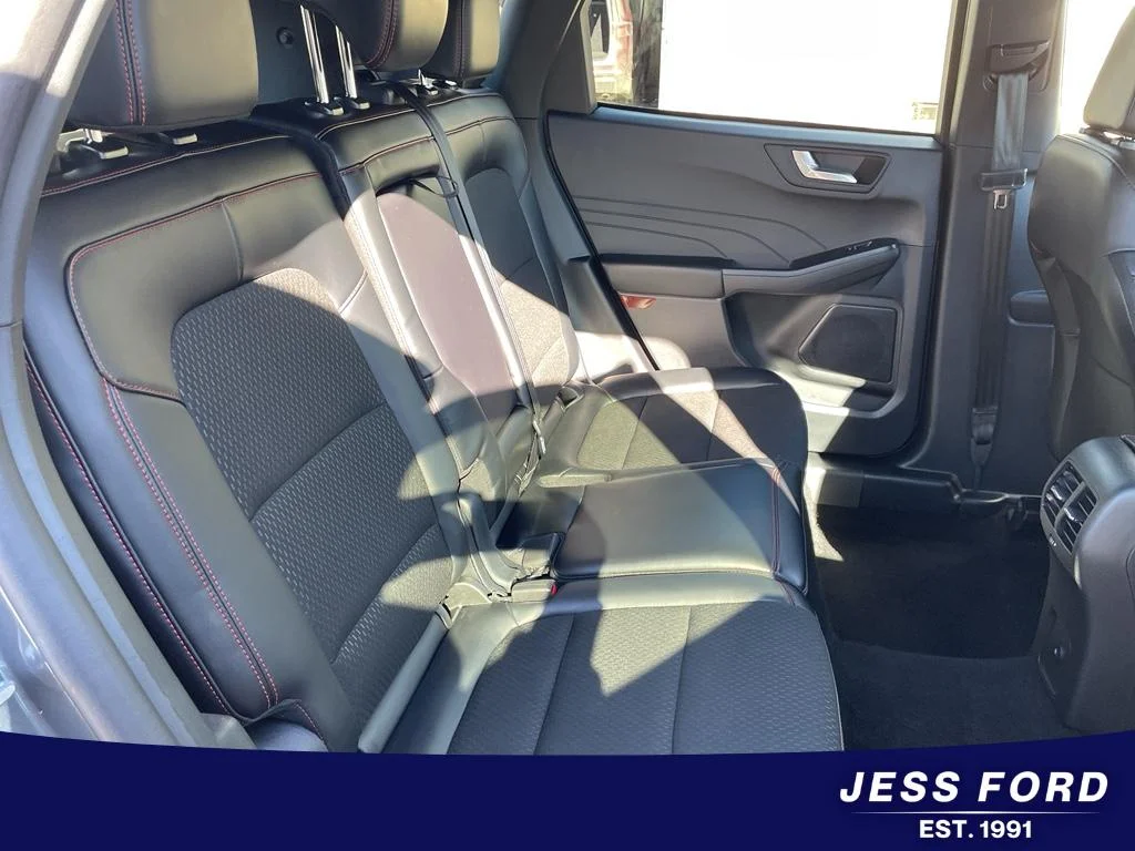 2025 Ford Escape ST-Line - Photo 18