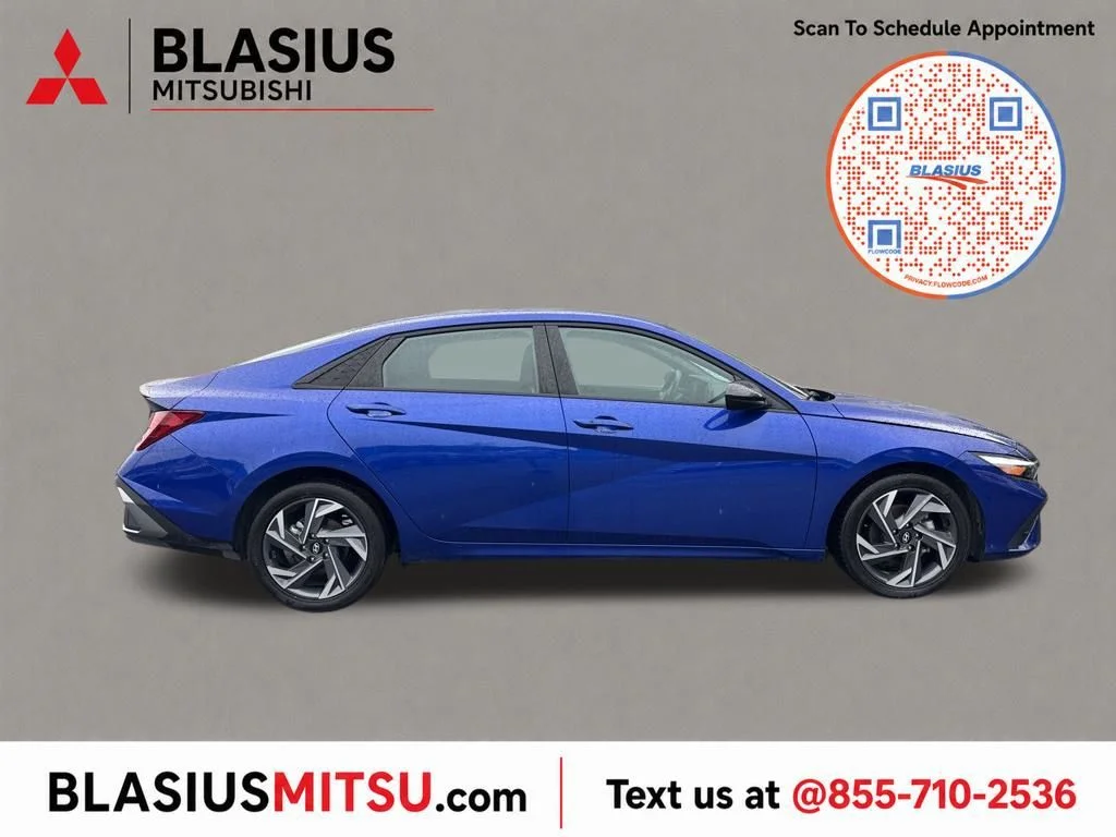 Used 2025 Blue Hyundai SEL Sport image 4
