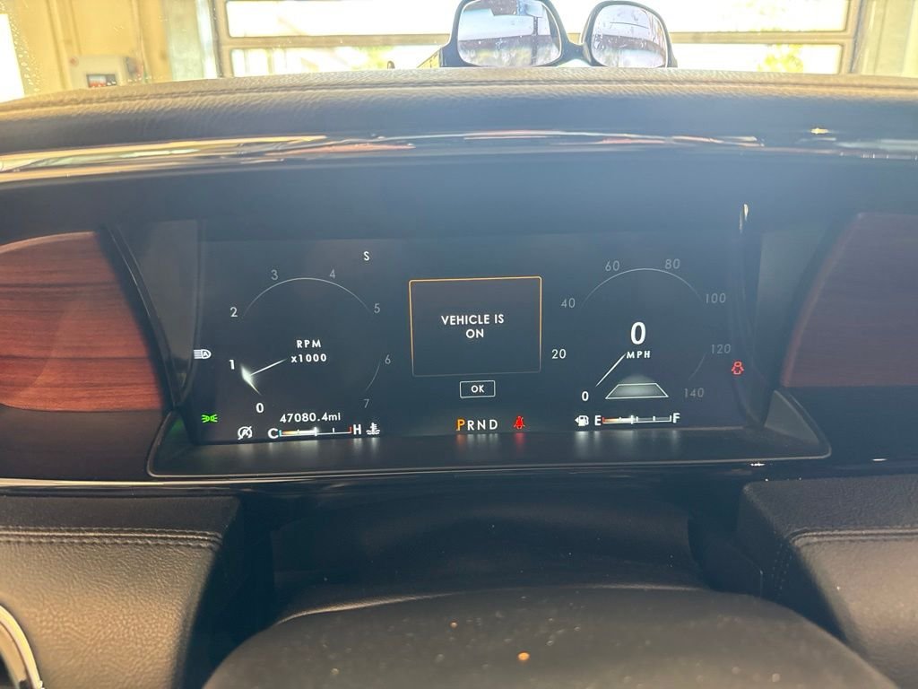 Used 2019 Black Lincoln Reserve image 1