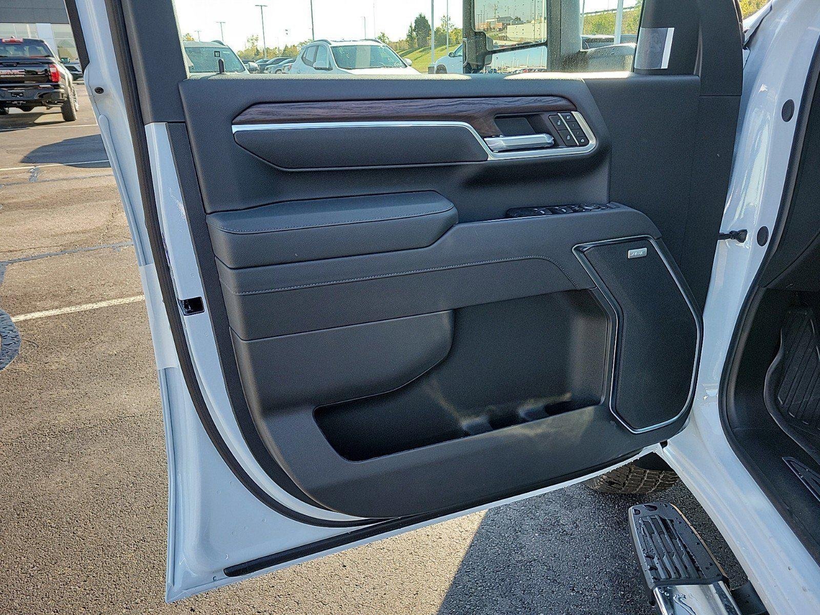 2026 GMC Sierra 2500HD SLT - Photo 18
