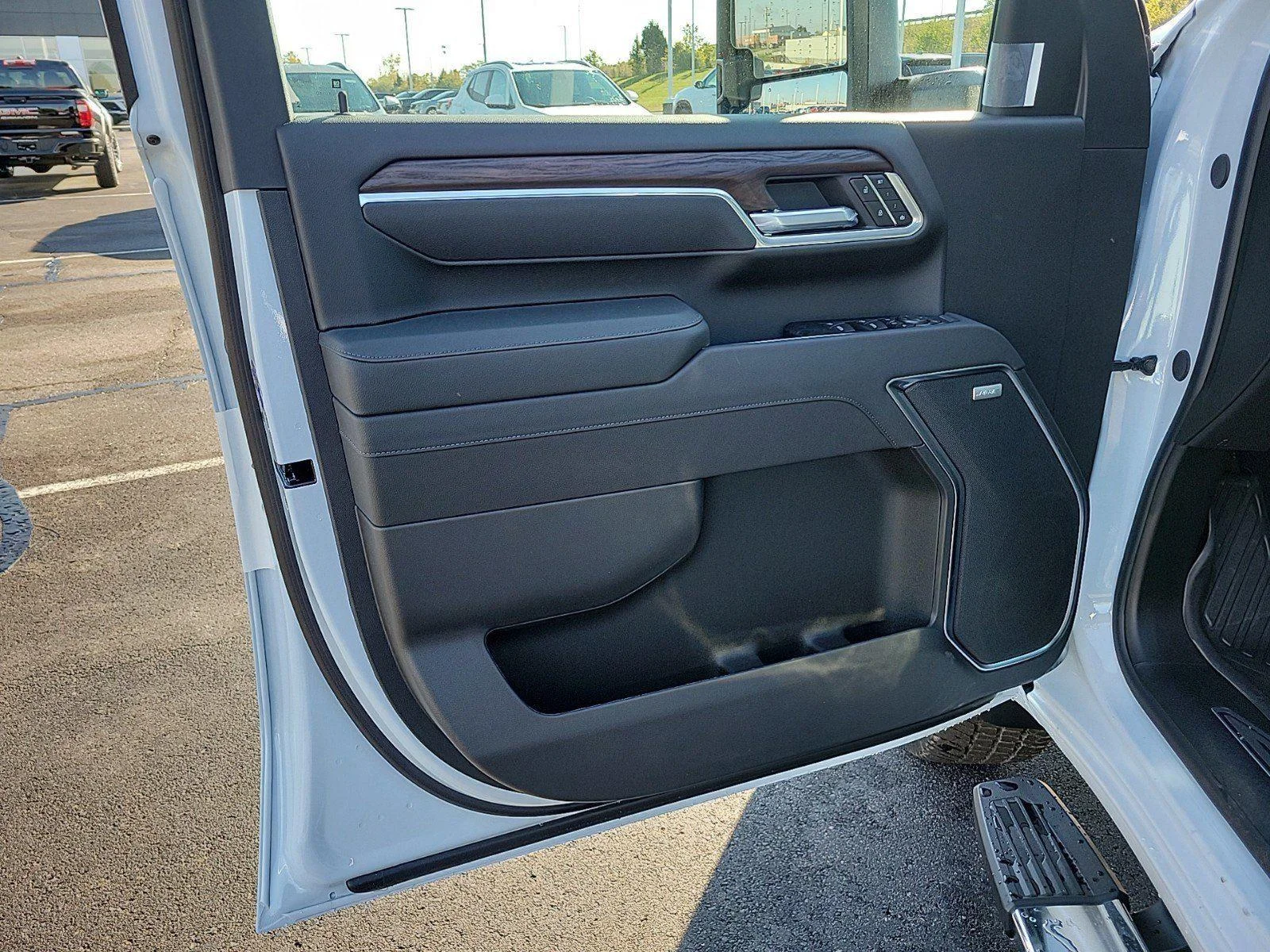 2026 GMC Sierra 2500HD SLT - Photo 18