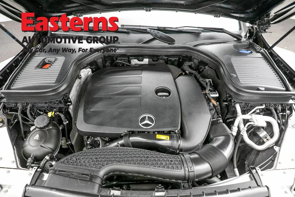 Used 2022 Black Mercedes-Benz GLC 300 image 7