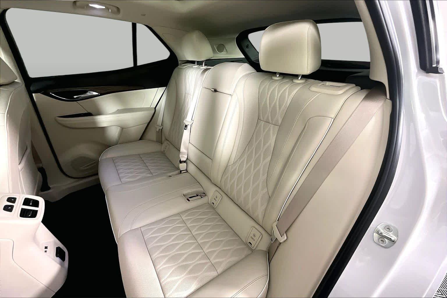 Used 2023 White Frost Tricoat Buick Avenir image 19