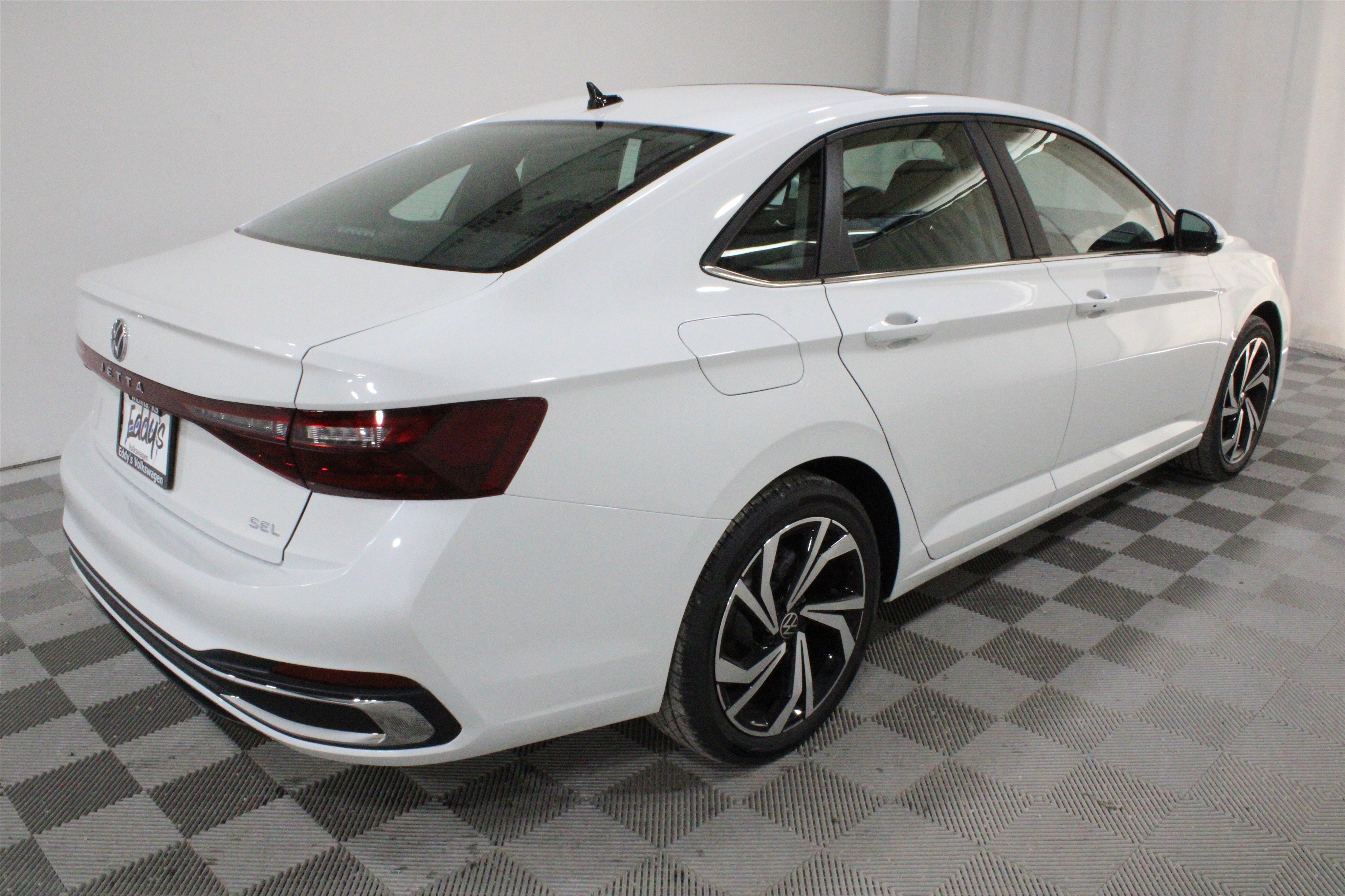 New 2026 Opal White Pearl Volkswagen SEL image 27