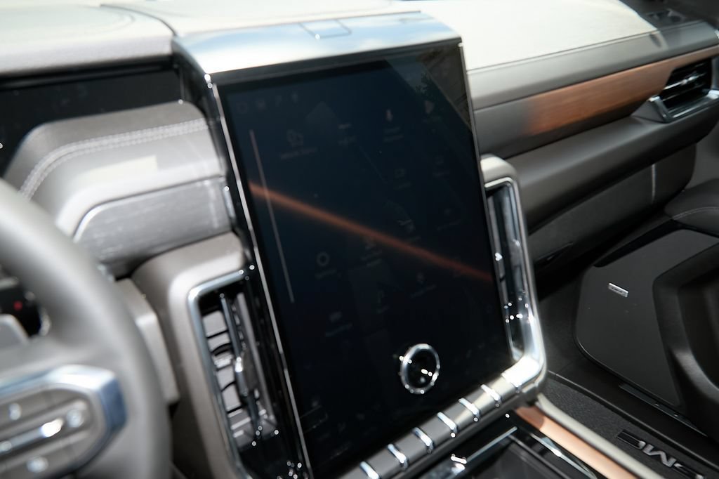 2026 GMC Yukon XL Denali - Photo 28