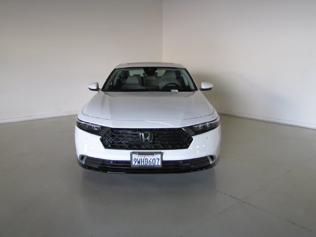 Certified Used 2025 Platinum White Pearl Honda Touring image 33
