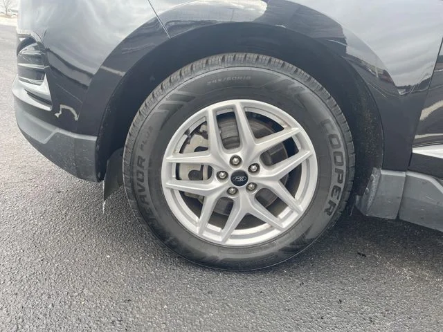 Used 2024 Black Ford SEL image 30