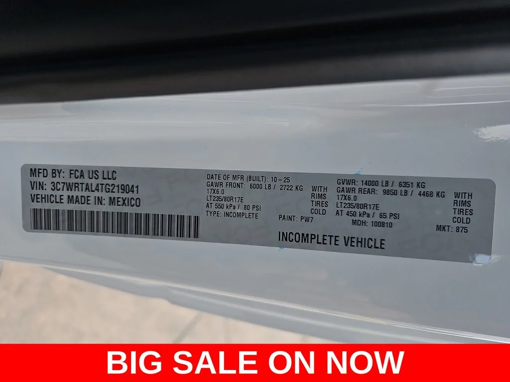 New 2026 Bright White Clearcoat RAM Tradesman image 42