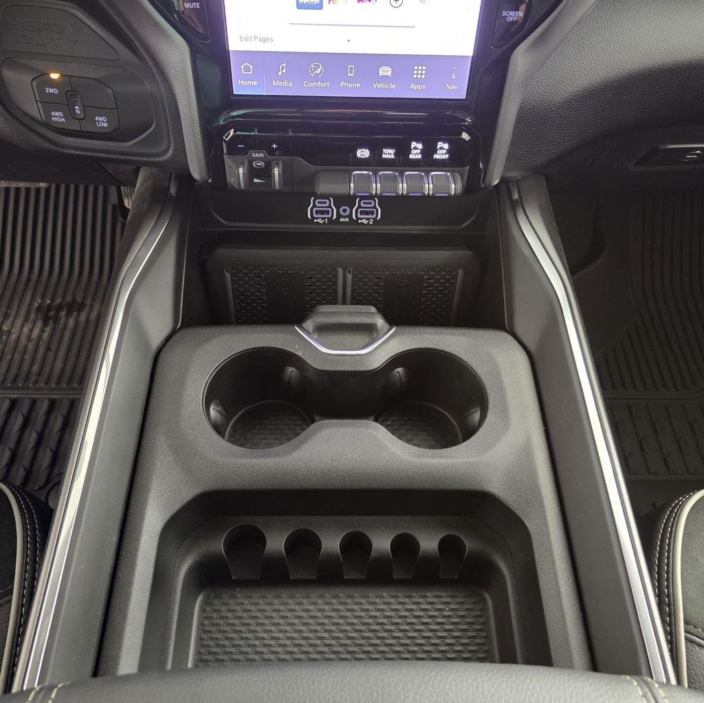 New 2025 Diamond Black Crystal Pearlcoat Ram Laramie image 36