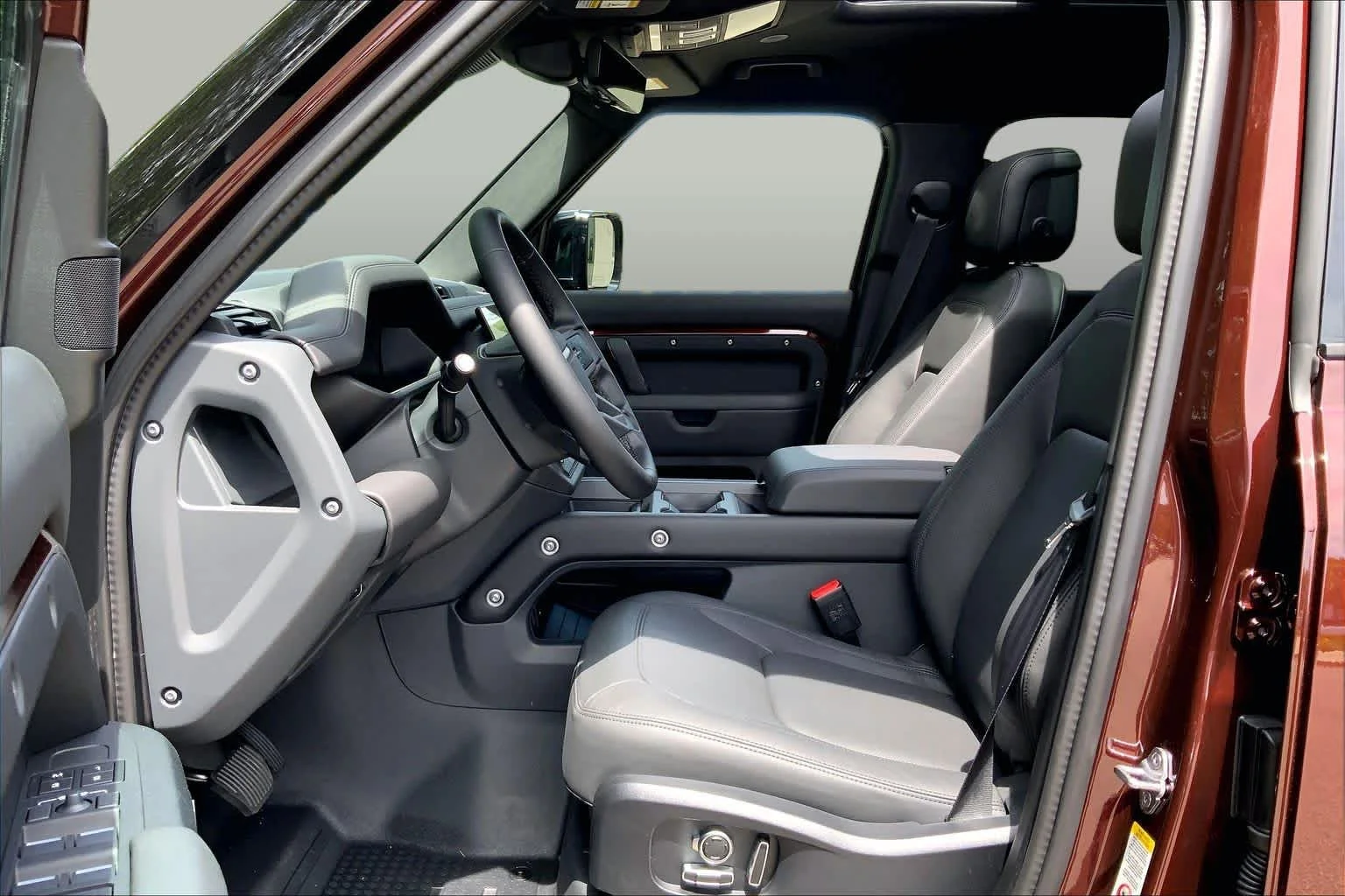New 2026 Sedona Red Land Rover X-Dynamic SE image 13