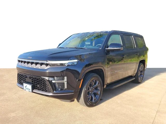 New 2026 High Gloss Black Exterior Paint Jeep Limited image 2