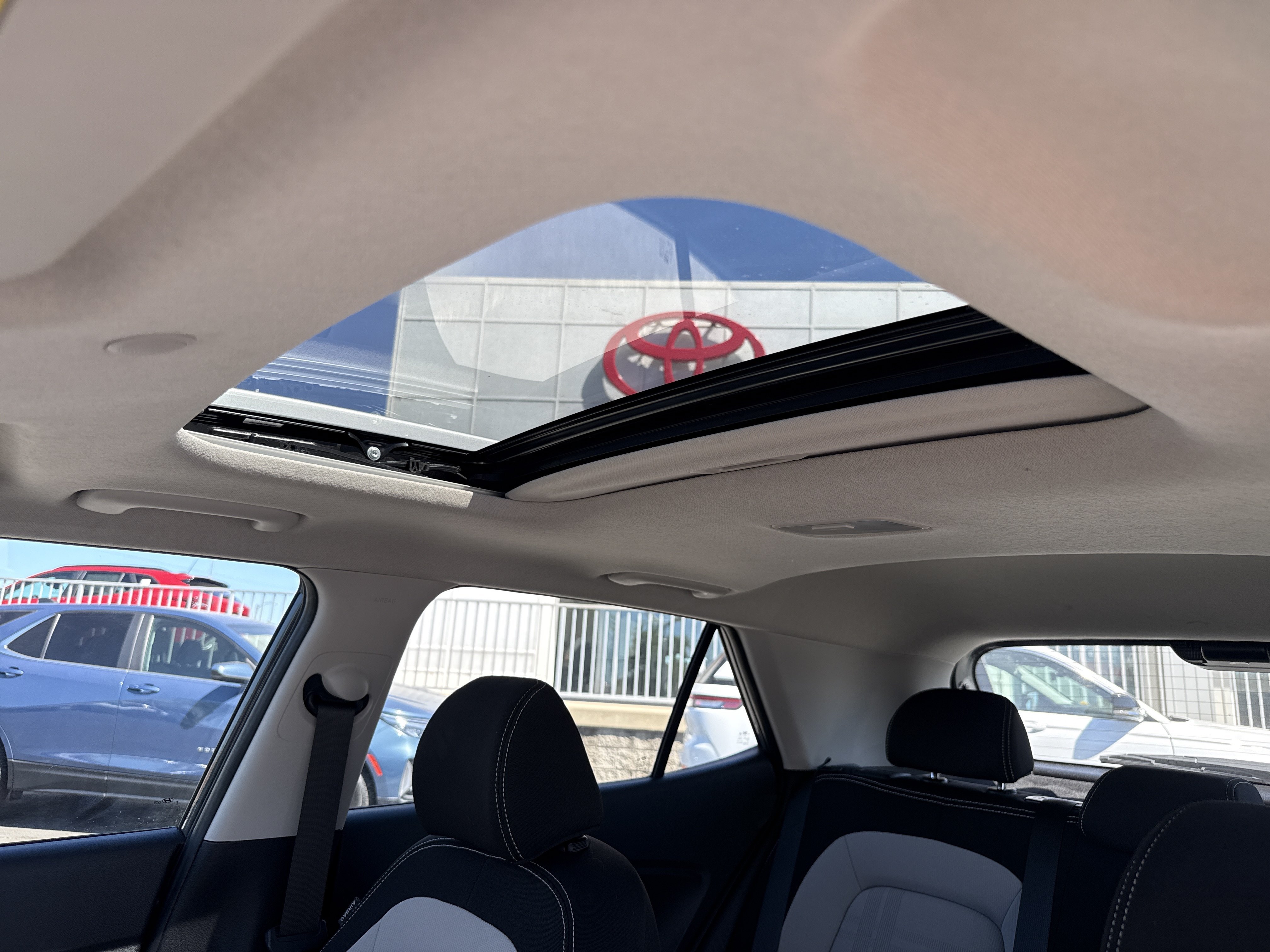 Used 2025 Gray Hyundai SEL image 19