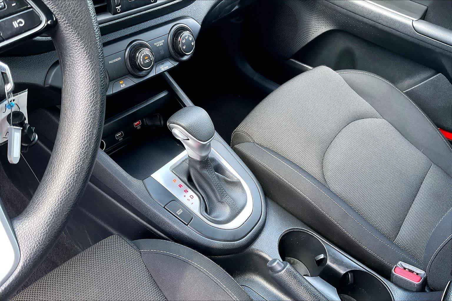 Used 2024 Gravity Gray Kia LXS image 16