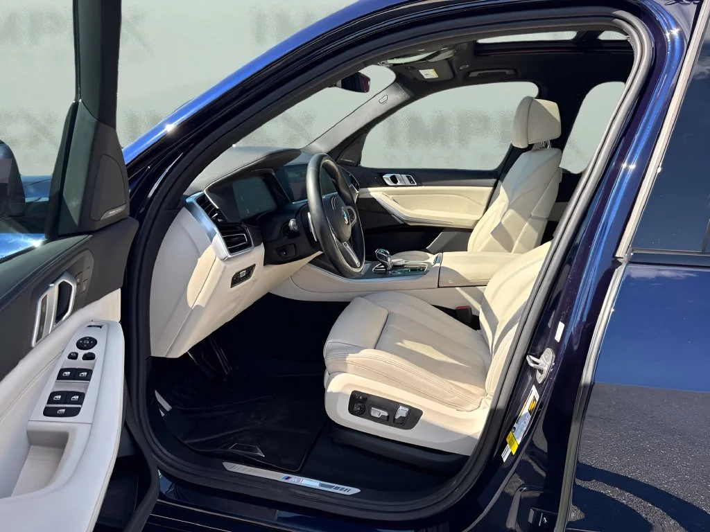 Used 2020 Blue BMW sDrive40i image 9