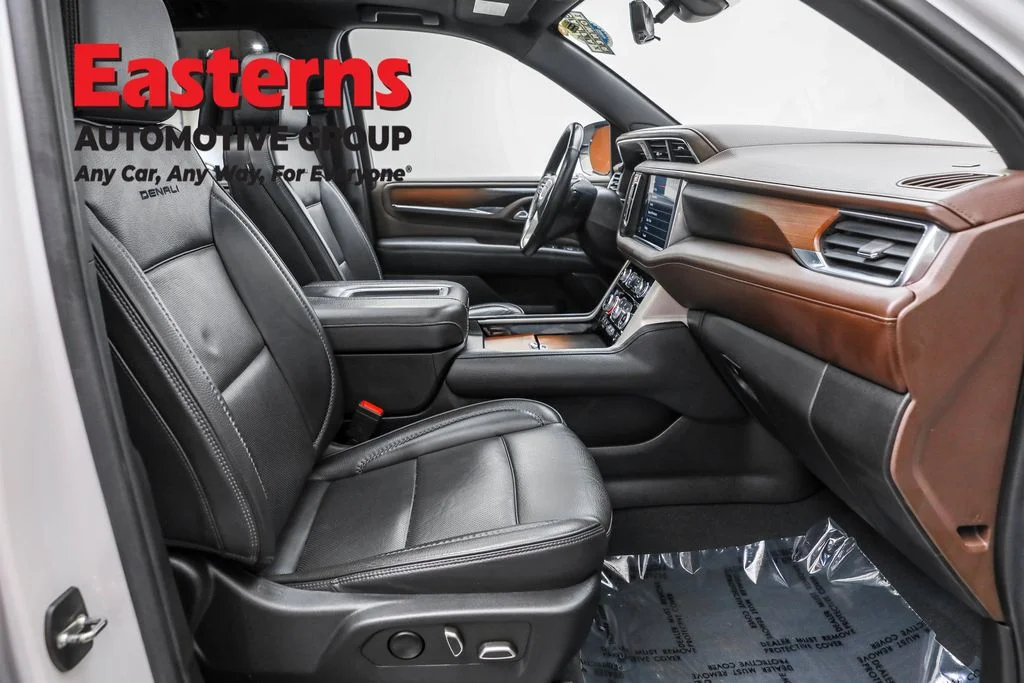 Used 2022 White GMC Denali image 28