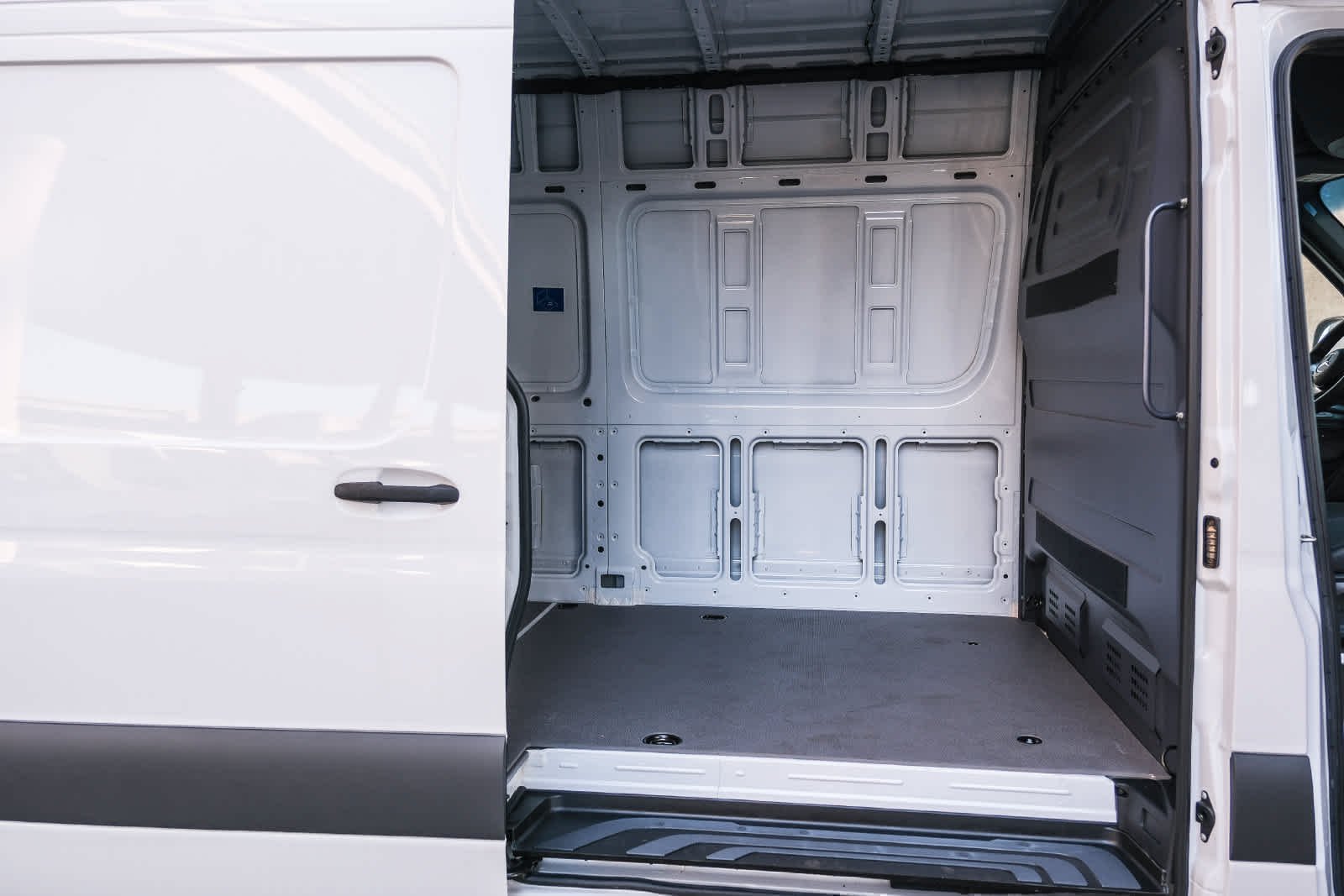 New 2025 Arctic White Mercedes-Benz Cargo 170 WB High Roof RWD Electric Motor image 15