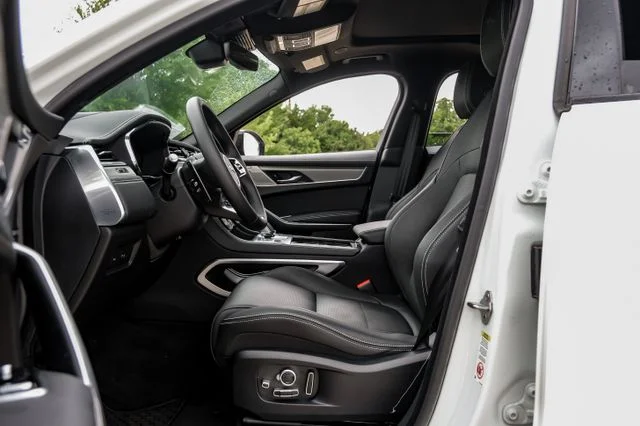 2026 Jaguar F-Pace R-Dynamic S - Photo 3