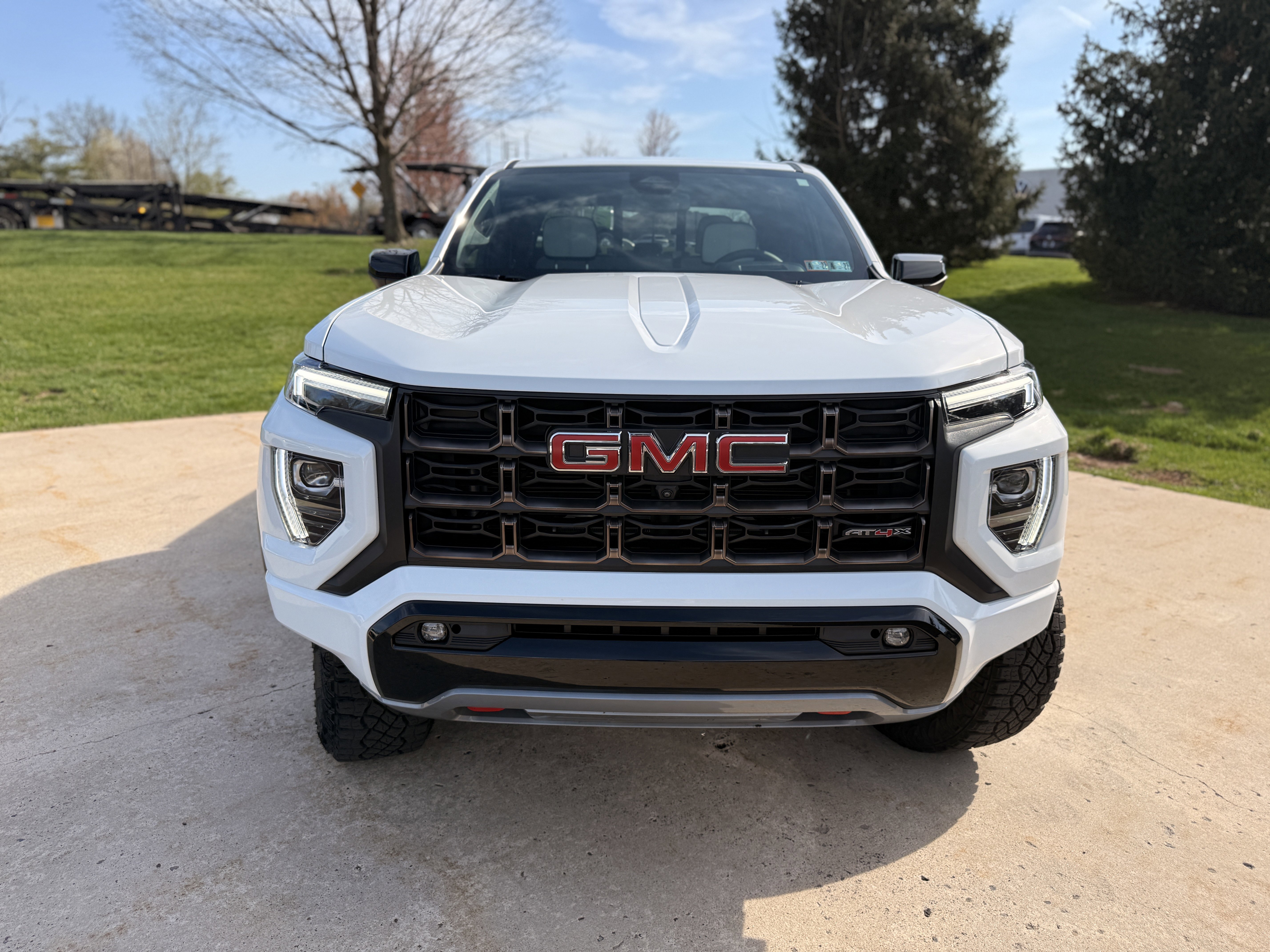 Used 2024 Summit White GMC 4WD AT4X image 9