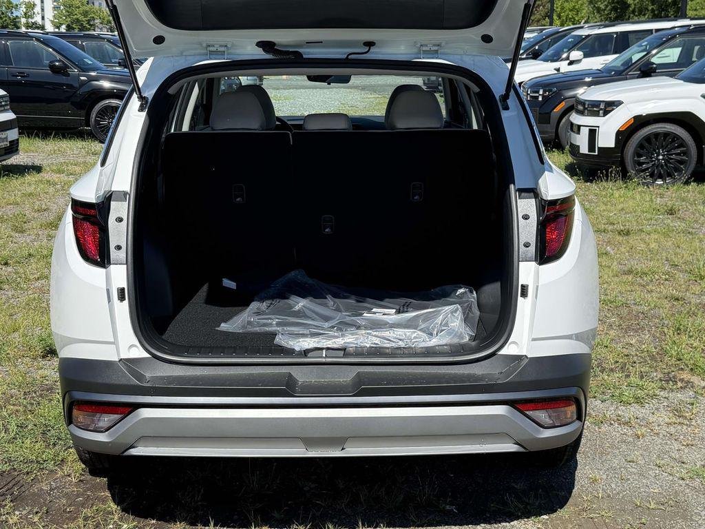 New 2026 White Pearl Hyundai SE FWD image 31