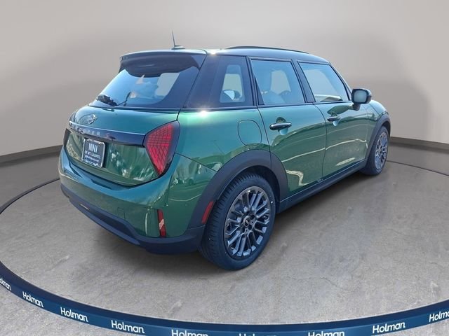 New 2026 Green MINI Signature Plus image 4