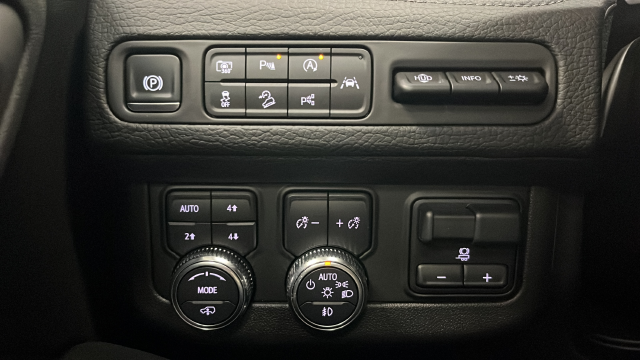Used 2024 Sterling Metallic GMC Denali image 32
