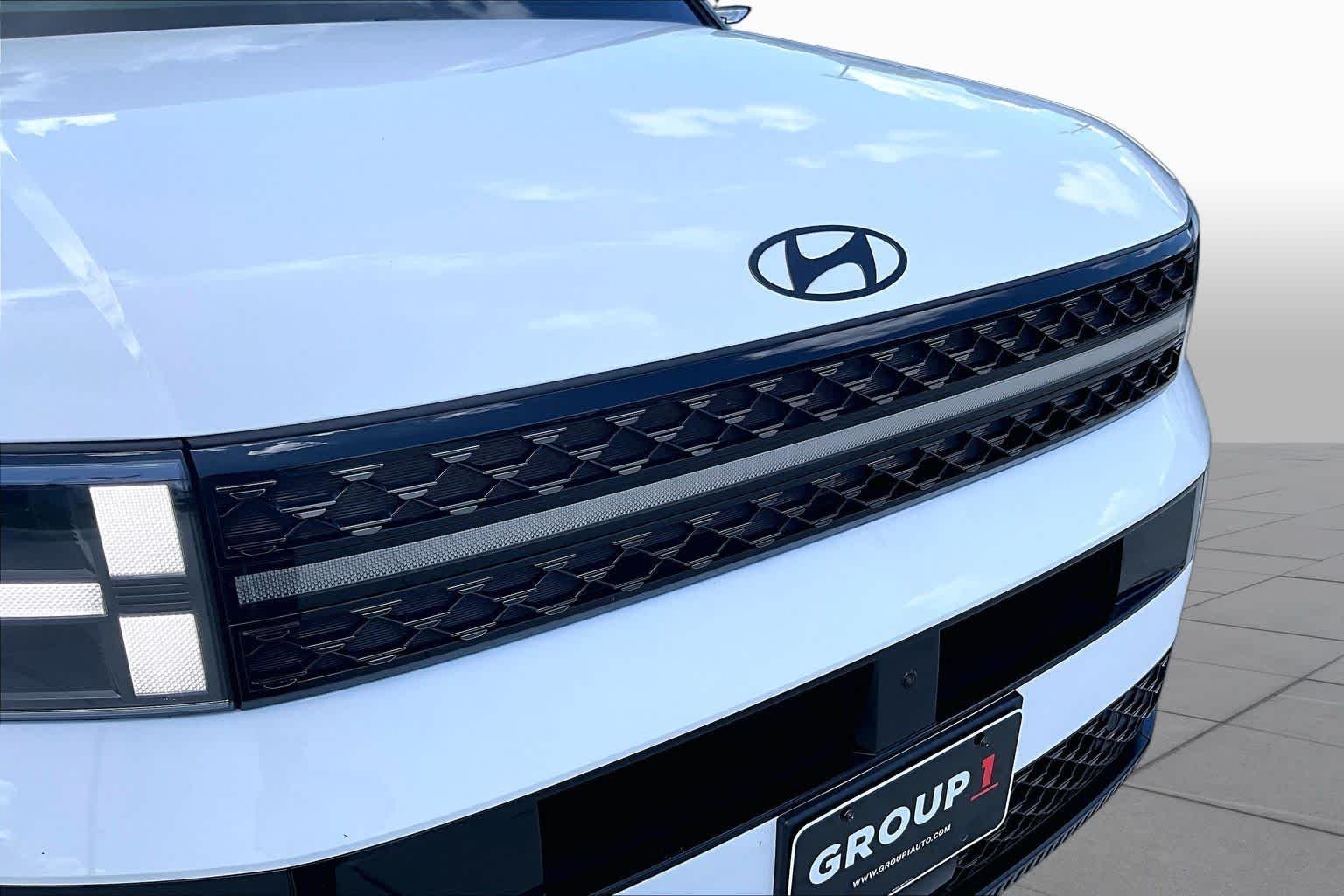 Used 2025 Serenity White Hyundai Calligraphy image 28
