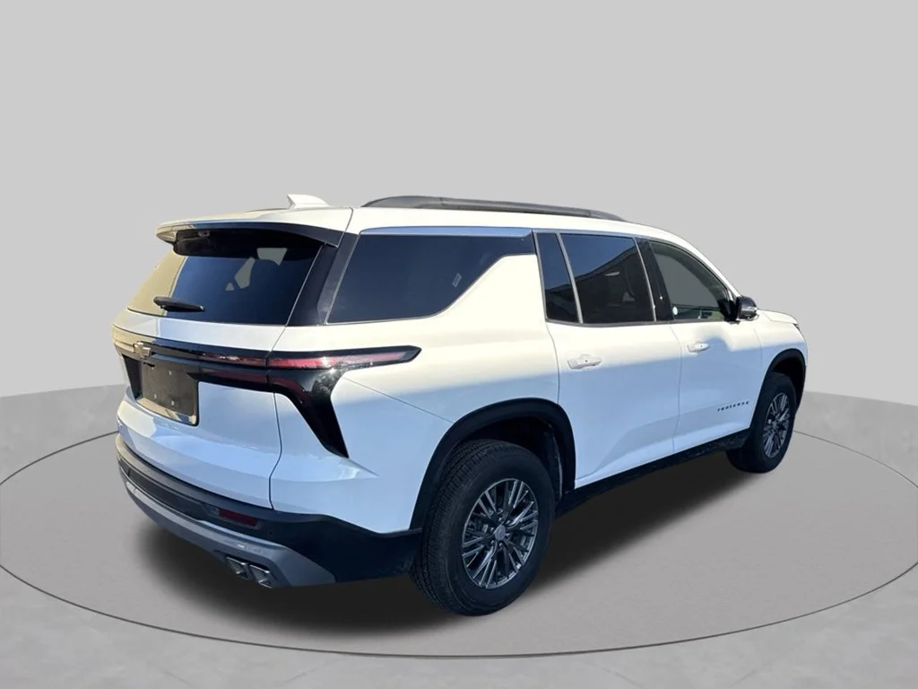 Used 2026 Summit White Chevrolet LT image 6