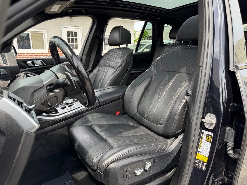 Used 2024 Black BMW xDrive40i image 16