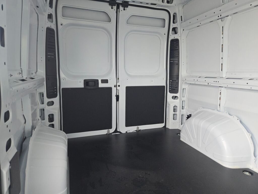New 2026 Bright White Clear-Coat Exterior Paint RAM Base image 10